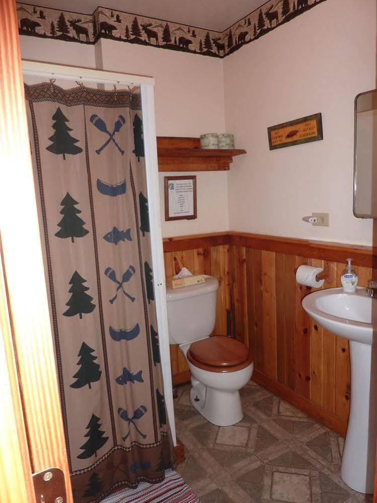 Moose Track Adventures Resort Winton 外观 照片