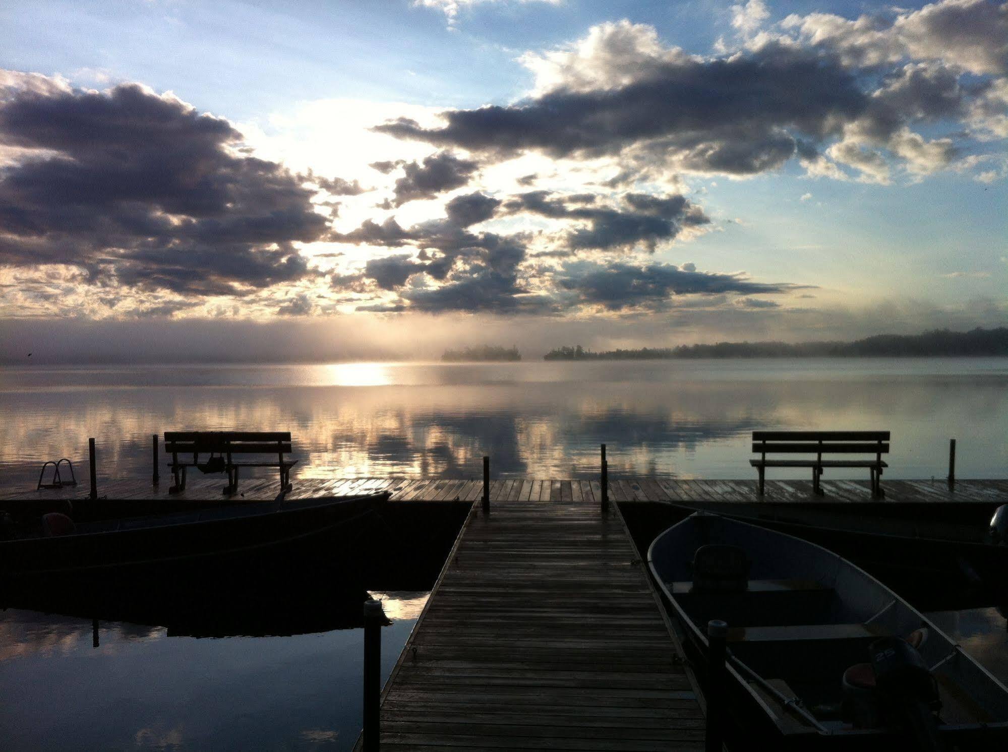 Moose Track Adventures Resort Winton 外观 照片