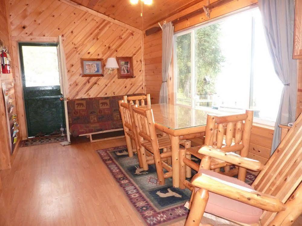 Moose Track Adventures Resort Winton 外观 照片