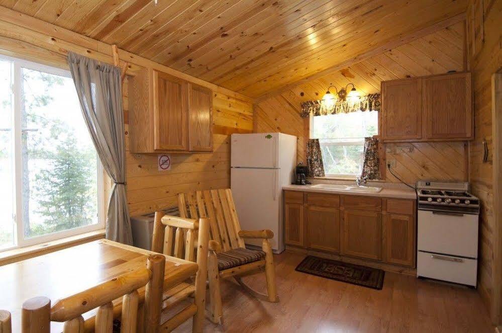 Moose Track Adventures Resort Winton 外观 照片