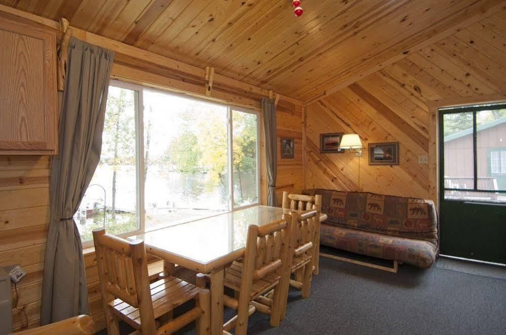 Moose Track Adventures Resort Winton 外观 照片