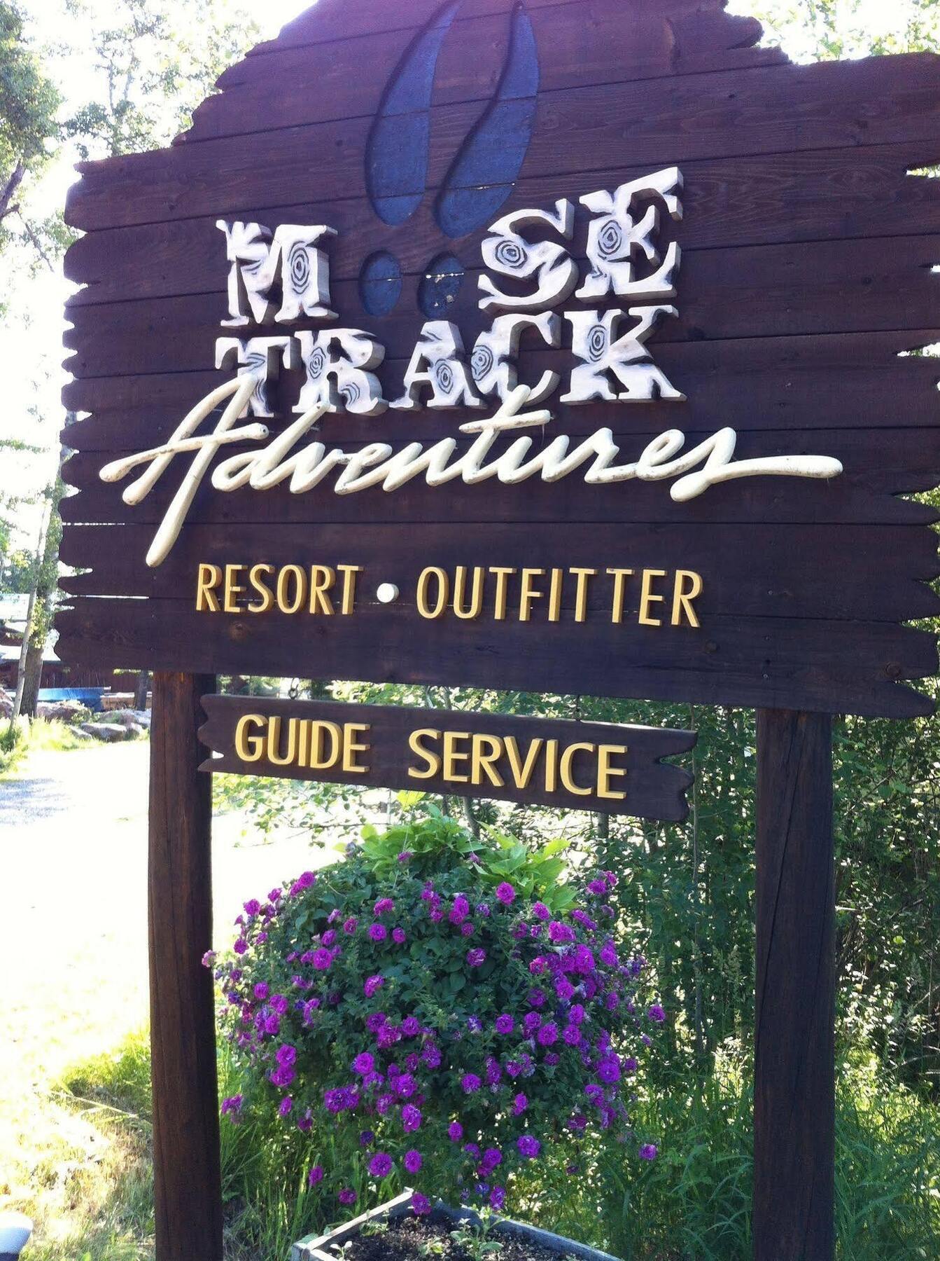 Moose Track Adventures Resort Winton 外观 照片